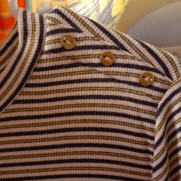 Top NWOT - Picture 5 of 8